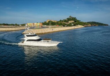Photo of a sport fishing boat at Marina Flamingo