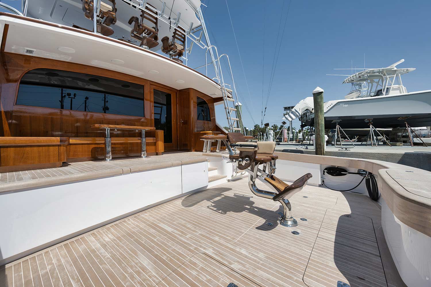 merritt 77 cockpit with fighting chair