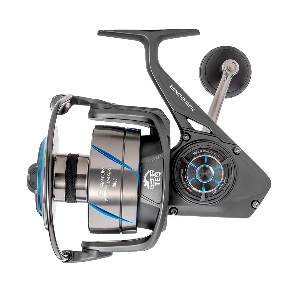 quantum spinning reel CFX200 silver in color 