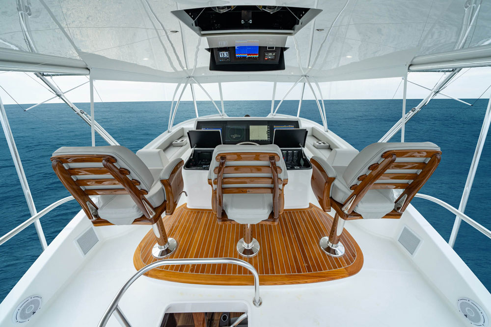 the Viking 82 Convertible flybridge