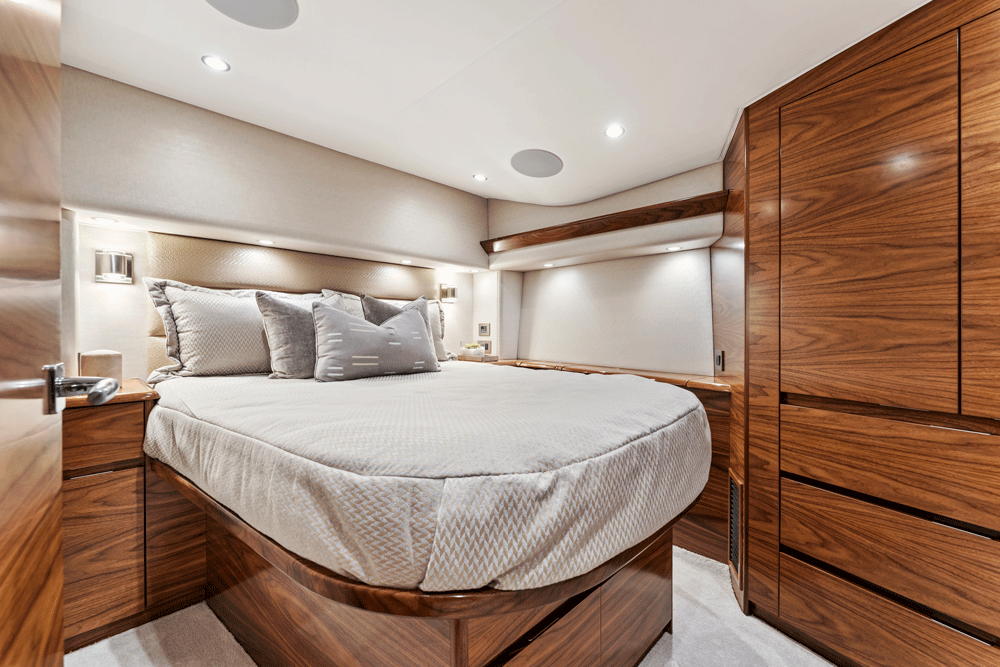 Viking Yachts 50 Master Stateroom