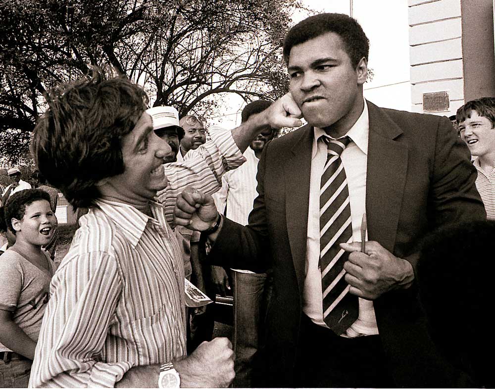 richard gibson fake punching Muhammad Ali