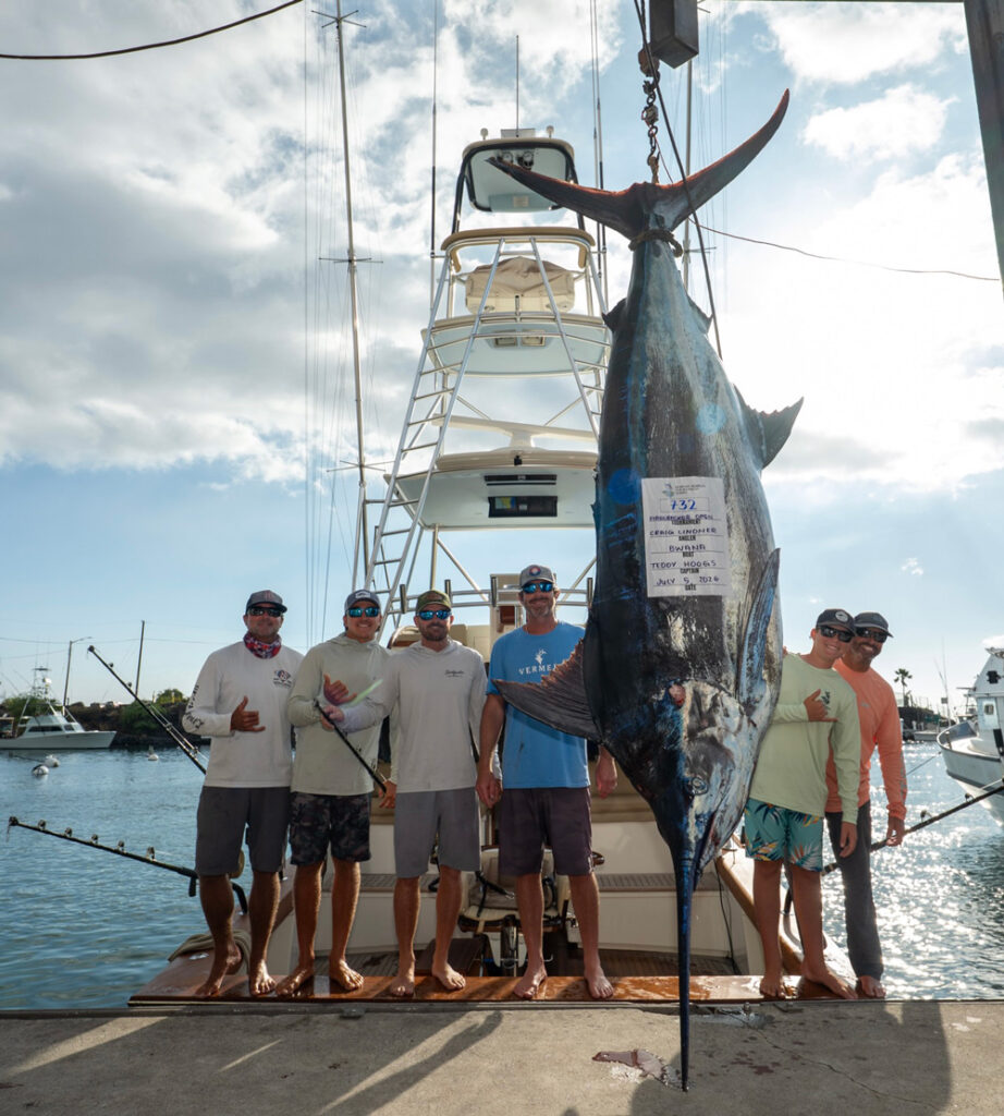 Teddy Hoogs Hawaii Captain of the Year with his crew